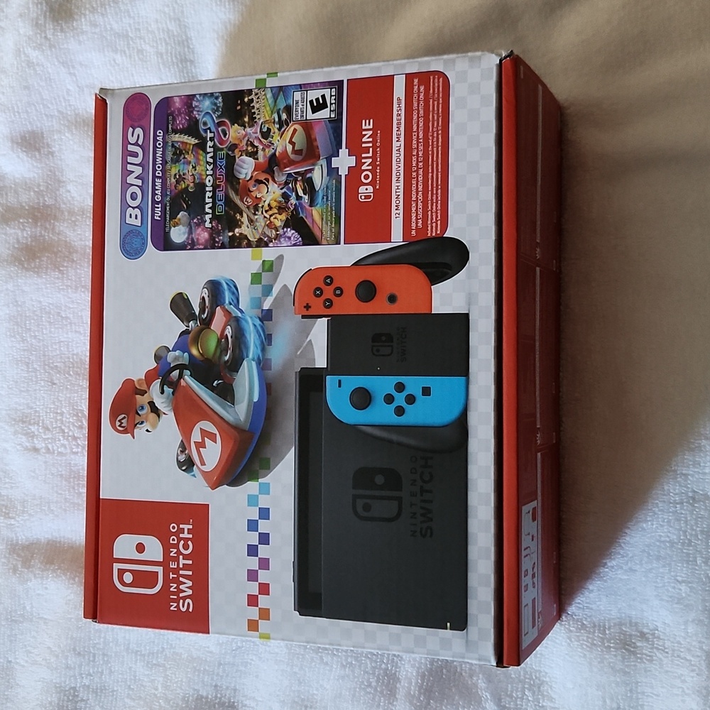 Nintendo Switch – Mario Kart 8 Deluxe Bundle